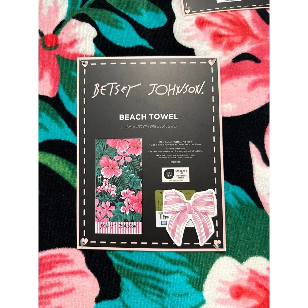 BETSEY JOHNSON BEACH TOWEL- Floral